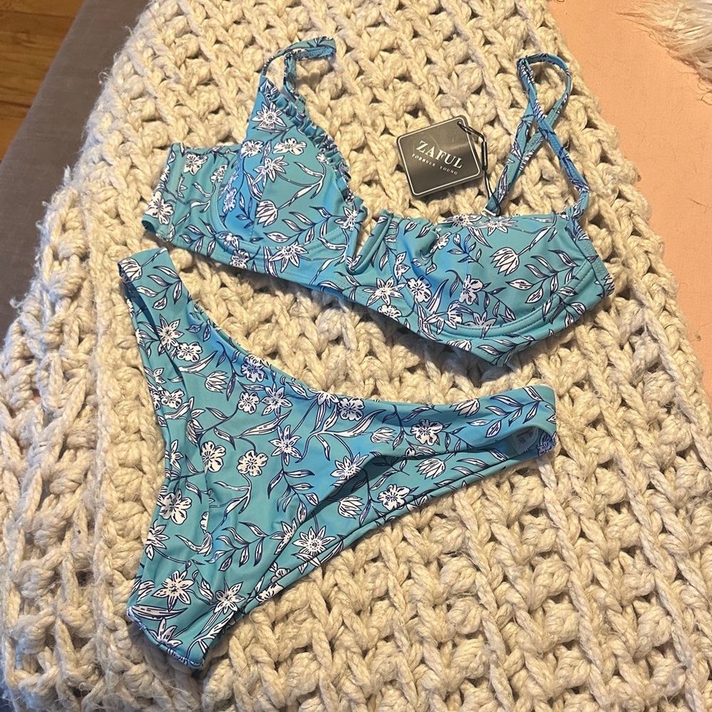 👙2/$15 SALE - Teal Floral Two-Piece Bikini Set